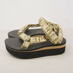 美品 Teva FLATFORM Universal サンダル 23cmの画像