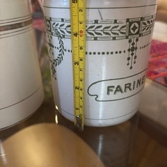 アンティークキャニスター缶の画像