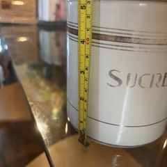 アンティークキャニスター缶の画像