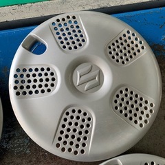 スズキ　純正13インチホイールカバーの画像