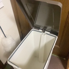 ゴミ箱 45リットル 足踏み式の画像