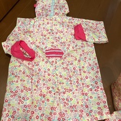 （Branshes）レインコートとレインブーツのセットの画像