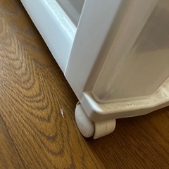 ローラー付き3連収納棚の画像