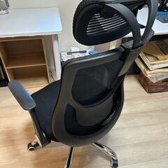 【引取限定】ヘッドレスト付き高機能メッシュオフィスチェア！在宅ワークに最適（調布市）の画像