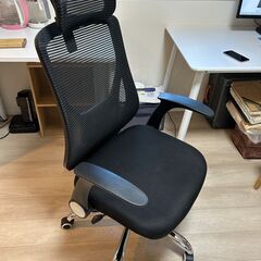 【引取限定】ヘッドレスト付き高機能メッシュオフィスチェア！在宅ワークに最適（調布市）の画像