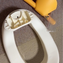 【無料でお譲りします】補助便座 ベビー便座の画像