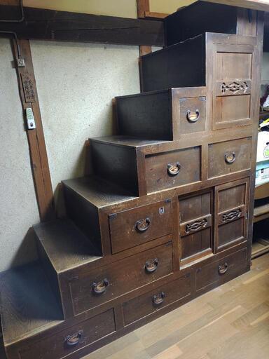 階段タンス大型中古引き取り限定 (SIGI☆) 本黒田の収納家具