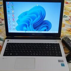 SSDパソコンNEC Lavie ,Windows11 ,DVD, ACコード、カメラ、Wi-Hi,、テンキー付き、15,6インチ液晶の画像