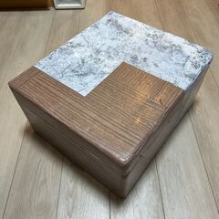 【無料でお譲りします】DIYでおしゃれに変身！木目＆大理石調の発泡スチロールボックスの画像