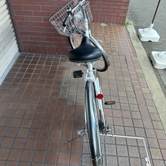 26インチ　外装6段変速　ledオートライト付き　跨ぎやすい一本フレーム　ホワイトの画像