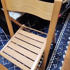 折り畳み椅子の画像