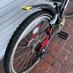 中古自転車　　ブリヂストン　26インチ  子供用　6段変速の画像