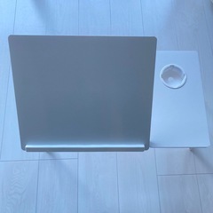 ベッドテーブル ベッドトレイ ホワイト ドリンクホルダー付き 折りたたみ の画像