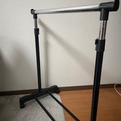 ハンガーラックとランドリーラックの画像