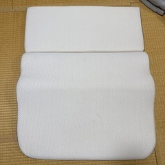 肩・首・背中も支えるまくら旧型  ニトリの画像