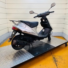4867km ★始動動画あり★ アドレスv100　CE11A スズキ 小型の画像