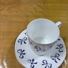 イブサンローラン　コーヒーカップ1個　カップ皿2枚の画像