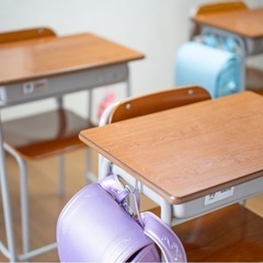 学校用机と椅子　6セット　教室の画像