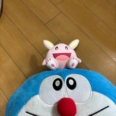 ドラえもんぬいぐるみの画像