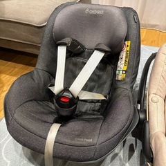 【お話中】Maxi-Cosi 新生児〜4歳まで使えるチャイルドシートセットの画像