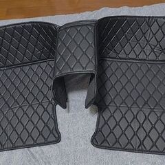 ベンツ・Cクラス W204 セダン 2007年～2014年車種専用フロアマットの画像