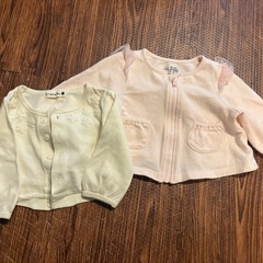 ベビー服 ロンパース、カーディガン
の画像