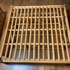 木製ラタン・シングルベッドの画像