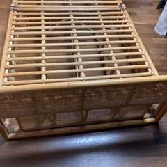 木製ラタン・シングルベッドの画像