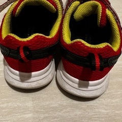 子ども16㎝赤スニーカーの画像