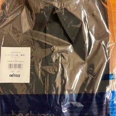 未開封の店舗用ユニフォーム複数の画像