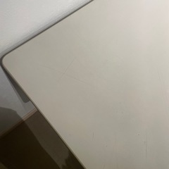 四角　机の画像