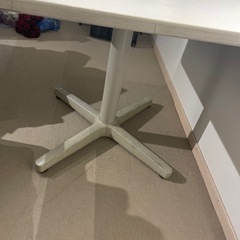 四角　机の画像