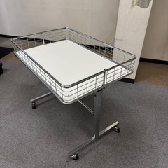 商品陳列ワゴン 陳列台  キャスター付きの画像