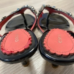 CCCＵＥ コキュ　ビジュー装飾 ブラックサンダル　23.5の画像
