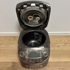 象印　炊飯器　3合　の画像