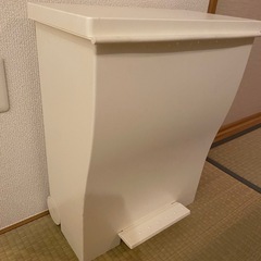 ゴミ箱の画像