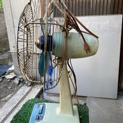 レトロな扇風機の画像