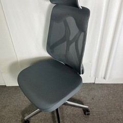 【美品】オフィスチェア オフホワイト ヘッドレスト付き   の画像