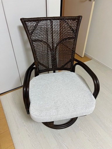 ラタン回転チェア