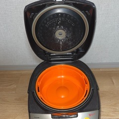 （ジャンク品）タイガー IH炊飯ジャー JKT-A100 Kの画像