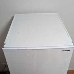 シャープ 冷蔵庫 152L 左右付替 2ドア 幅49.5cm 一人暮し向け どっちもドア 静音省エネ メガ冷凍室 SJ-D15G-W ホワイト系の画像