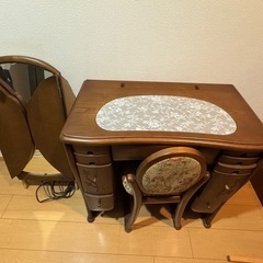 【お値下げ】ドレッサー　鏡台　
アンティーク調の画像