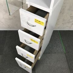 ☆新品・省スペースで収納力抜群！鏡面ホワイトのスリム収納の画像