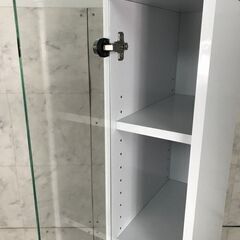 ☆新品・省スペースで収納力抜群！鏡面ホワイトのスリム収納の画像