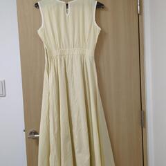 TINAJOJUN イエロー ロングワンピースの画像