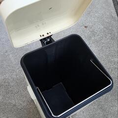 ゴミ箱 30L ペダル ふた付き おしゃれ 縦型 スチール  容量 30リットルの画像