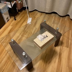 2023年購入ガラステーブルの画像