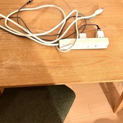 【7/26まで】デスク＆チェアセット+電源タップ＋iPhoneケーブル付きで1,000円の画像