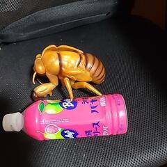 セミ幼虫フィギュアの画像