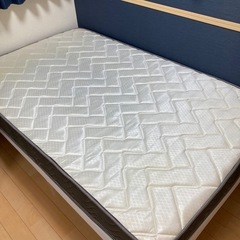 セミダブルベッドの画像